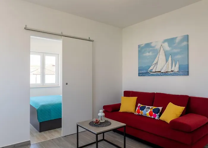 Brand New Nebo Apartment *